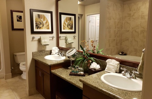 Las Vegas Resort | Tropical resort with AC in vibrant Las Vegas