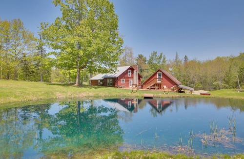 Freedom Cottage | Trout Ponds & Sauna: Unique Log Cabin in Freedom