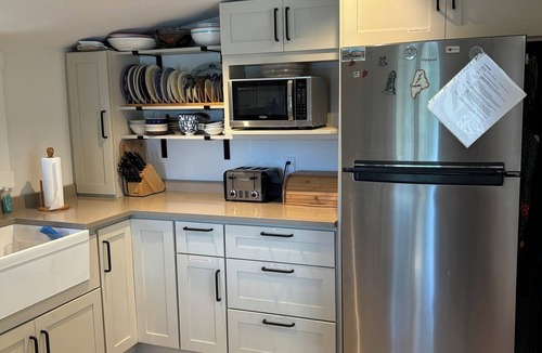West Bath Cottage | Two-Bedroom Maine Coastal Waterfront Cottage/optional kayak rental