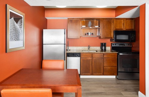 Tysons Hotel | Tysons Corner Suites, A Baymont by Wyndham