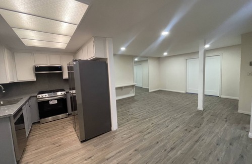 West Los Angeles Condo | UCLA adj 2-bedroom pet friendly condo in Westwood, Los Angeles with pool