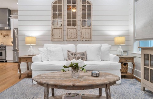 Greenway Park House | Ultimate Beach Retreat w/6-Seater Golf Cart