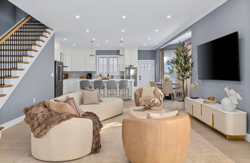 Arefth House | Ultimate Cambridge Mansion Sleeps 14 with Spa Bath, HUGE Game Room & 2 Parking
