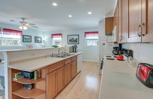 Bar Harbor Condo | Unbeatable Downtown Location! Bar Harbor Apt
