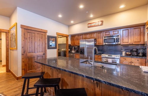Breckenridge House | Unbeatable location! 5 Min Walk to Main St