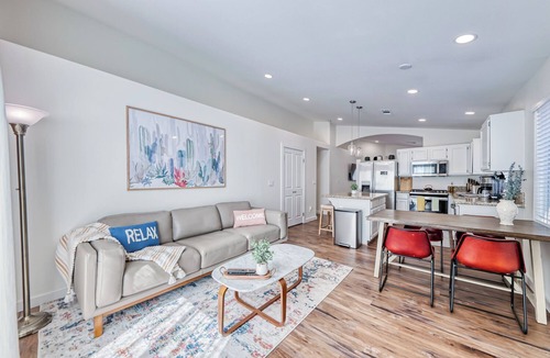 Summerlin House | Unique 2-Bedroom Las Vegas Home in Beautiful Summerlin- 15 Minutes to Strip