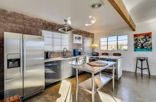 Palm Springs Cabin | Unique and Secluded Dome Retreat Surrounded by Mountains in Palm Springs