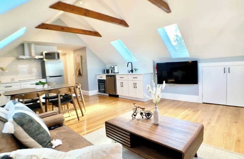 Arlington Apartment | Unique Cathedral Ceiling Condo W/D, Parking