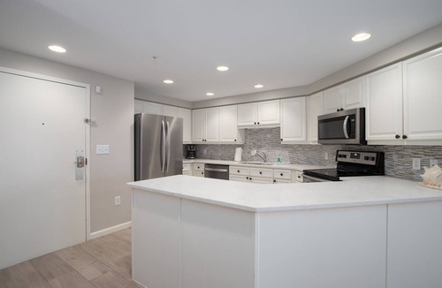 Sandestin Condo | Updated Beachfront Condo - Beach View, Balcony, Pool, Tiki Bar, Hot Tub, Tram