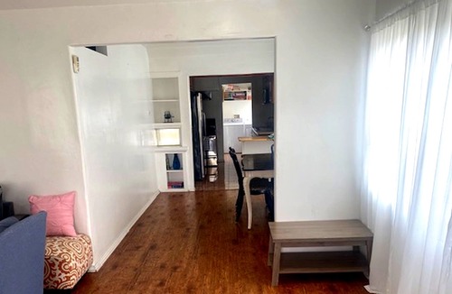 Mid City House | Updated Mid City 1 Bedroom w Den Private LA Home