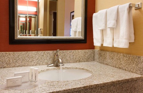 Las Vegas Hotel | Urban Comfort Meets Vegas Excitement in Summerlin! 3 Relaxing Rooms! Pool!