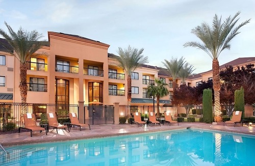 Las Vegas Hotel | Urban Comfort Meets Vegas Excitement in Summerlin! 3 Relaxing Rooms! Pool!
