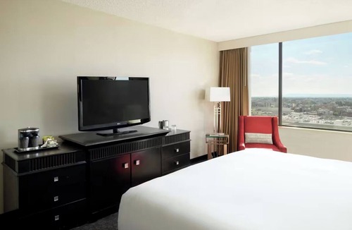 Little Tokyo Hotel | Urban Downtown Stay Perfect for Commuters Near Major Transit and Highways