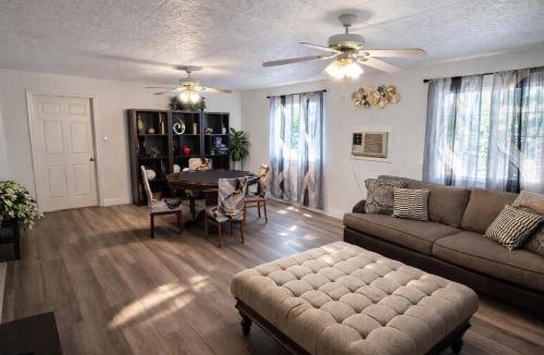 Las Vegas House | Vacation Home 3.5 Mi to Strip/DT/Outlt up to 8 gst