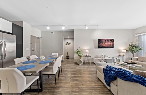 Marina Peninsula Apartment | Venice Beach Lux Retreat: Coastal Apartment Haven