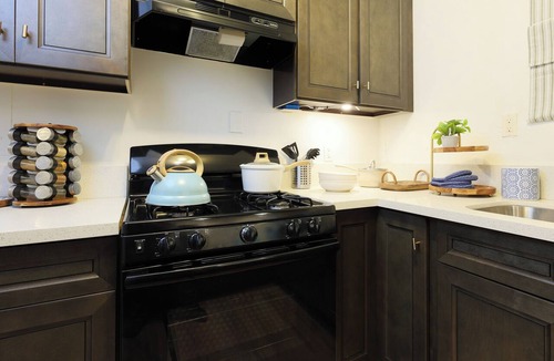 Santa Ana Apartment | Versatile Downtown 1B1B Home near Disneyland