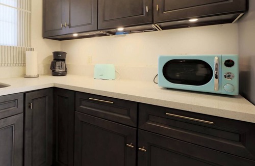 Santa Ana Apartment | Versatile Downtown 1B1B Home near Disneyland