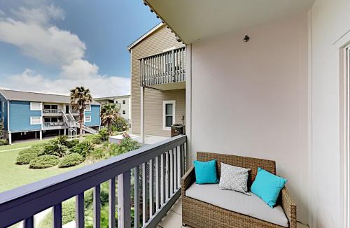 Pensacola Beach Apartment | Villas on the Gulf #J5