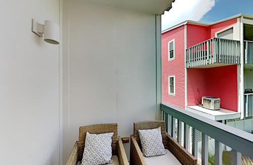 Pensacola Beach Apartment | Villas on the Gulf #J5