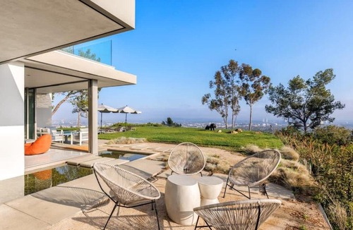 Beverly Hills Villa | Vue Modern