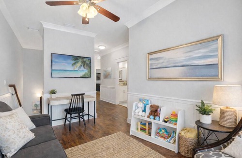 Villages of Crystal Beach House | Walk to Beach! Pool, Shuttle, 2 Kings–Kid Friendly