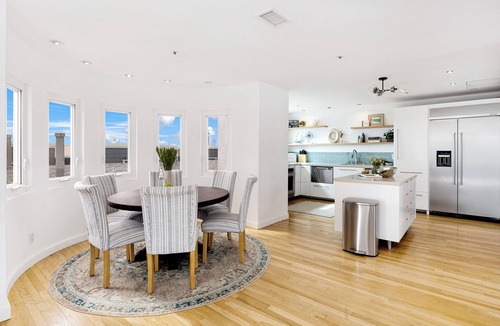 Sand Section House | Walk to Manhattan Beach, Ocean Views, Balcony & Peloton | Casa Del Mar