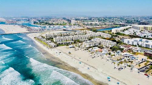 Townsite House | Walk to the Beach Sunset Ocean Views - D-207