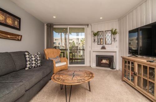 Townsite House | Walk to the Beach Sunset Ocean Views - D-207