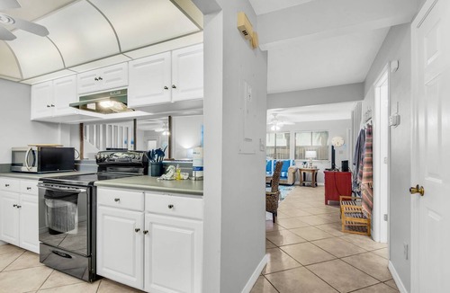 Sugar Beach Condo | 🏝️Walk2Beach-Pool-Santa Rosa Sound-2BR Sugar Beach F-26