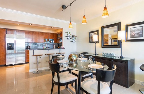 Sunny Isles Beach Condo | Warm condo w/striking ocean & park views | WIFI + Parking