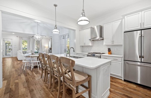 Watercolor House | WaterColor NEXT to Pool w NEW 6-Seater LSV 4 Bikes, Amenity Access Included! Pet Friendly!