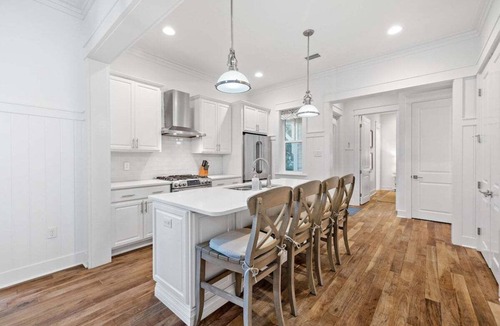 Watercolor House | WaterColor NEXT to Pool w NEW 6-Seater LSV 4 Bikes, Amenity Access Included! Pet Friendly!
