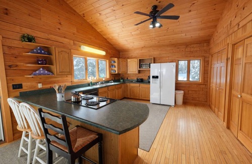 Greenville Junction House | Waterfront Cabin perfect for Families, full lake access