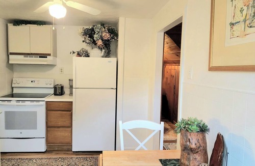 Limekiln Apartment | Waterfront 1 Bedroom Design Apt, 10 minutes to Santander Arena