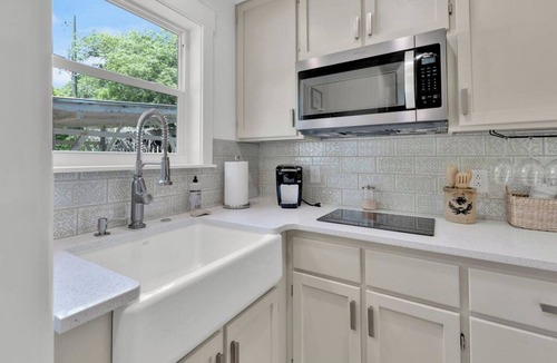 Shalimar Cottage | Waterfront Guest Studio Bungalow * Cottage Retreat