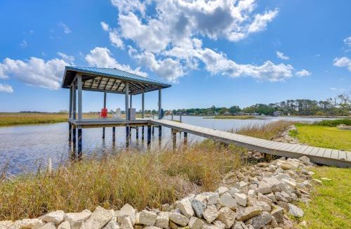 Arlington House | Waterfront Jacksonville Gem w/Dock + Game Room!