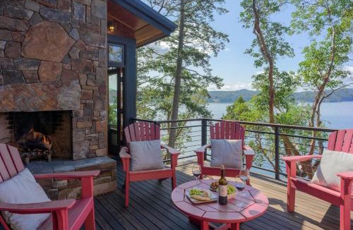Orcas House | Waterfront Luxury, Chef's Kitchen & Sunset Views