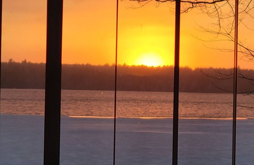 Aurora Cabin | WATERFRONT "Rivah Lodge", ULTIMATE "OFF GRID" Experience Nice drive to Acadia