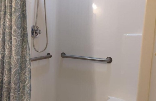 Waterloo Hotel | Waterloo Suites Queen 1