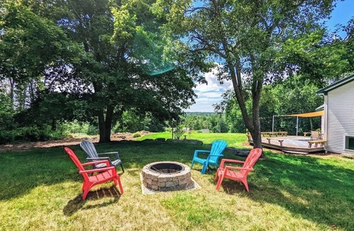 Ellsworth House | Waterview Cottage 12 miles to Acadia National Park