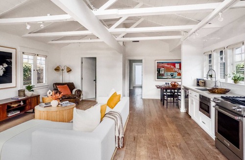 Venice House | Welcome to our a sun-soaked Venice Beach retreat where boardwalk energy meets backyard calm.