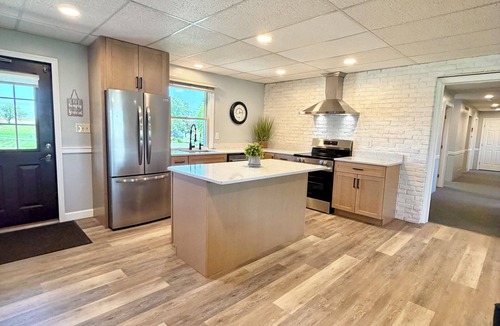Lebanon - Pine Grove House | Welcome to White Oak Lodge, your perfect group getaway near Hershey, PA!