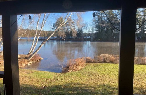 Lincoln Cabin | Whitney Landing: A Lakeside Getaway on Upper Cold Stream Pond