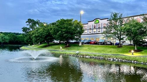 Chantilly Hotel | Wingate by Wyndham - Dulles International