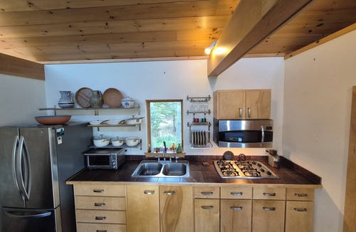 Blue Hill House | Wonderful Compound in lovely South Blue Hill with WiFi, AC . Has Guest House!
