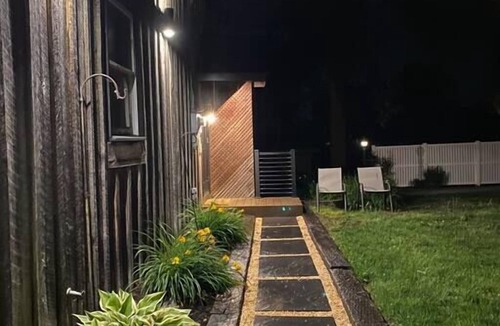 Myerstown House | Woodhaven Hideaway: Cozy, luxe retreat; soaking tub