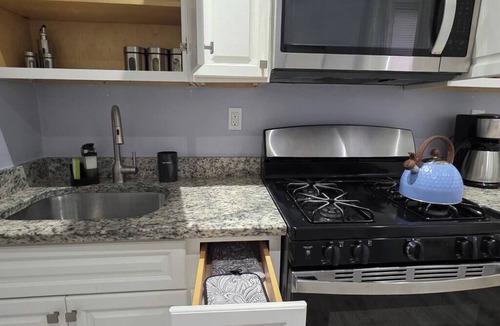 Reading House | Work, Crew & Family Stay Near Downtown Reading