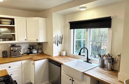 Eagle Rock House | World Cup Retreat - Private 3BR Craftsman Home w/Yard, Studio, in Highland Park