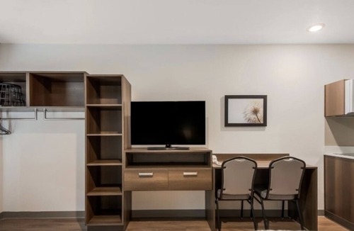 Moreno Valley Hotel | Your Home Away from Home! Full Kitchen, Pet-friendly, Free Parking!