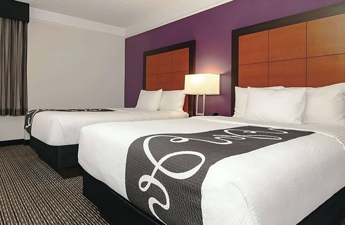 Guasti Hotel | Your Home Away From Home! Family Friendly Unit To Enjoy! Outdoor Pool